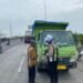 Kasat Lantas Polres Gresik Turun Langsung Tindak Tegas Sopir Truk Mokong Langgar Jam Operasional