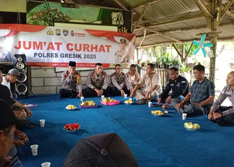 Gelar Jumat Curhat, Polres Gresik Imbau Masyarakat Waspadai Peredaran Uang Palsu