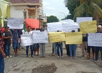 Ganggu Kenyamanan dan Keselamatan Anak-anak, PT Orela Shipyard Didemo Warga Pantura