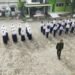 Tumbuhkan Kedisiplinan, Babinsa Manyar Gembleng Pelatihan PBB Siswa SMP Wali Songo