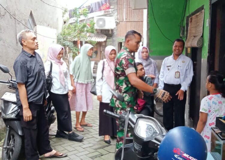 Babinsa Gresik Kota Turun Tangan Atasi Kasus KDRT Demi Keharmonisan Masyarakat