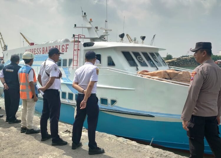 Jelang Ramadan, Bupati Gresik Berikan Subsidi Tiket Kapal Cepat untuk kepulangan santri asal Pulau Bawean