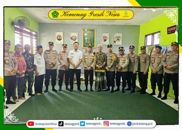 Kolaborasi Polres Gresik, Pemerintah Kecamatan, dan KUA Kebomas Gelar Program Makan Bergizi Gratis di MI-Alhasani