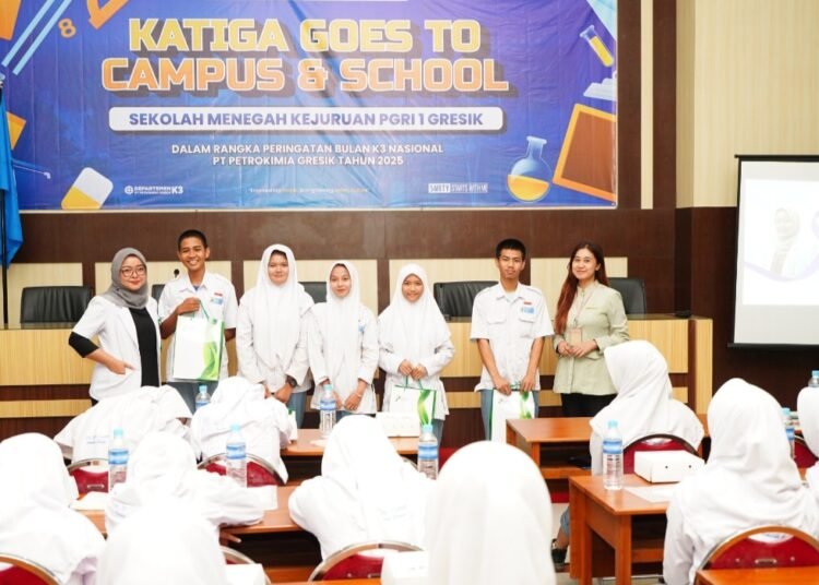 Petrokimia Gresik Gelar Program “K3 Goes to School” di Momen Hari Kanker Sedunia