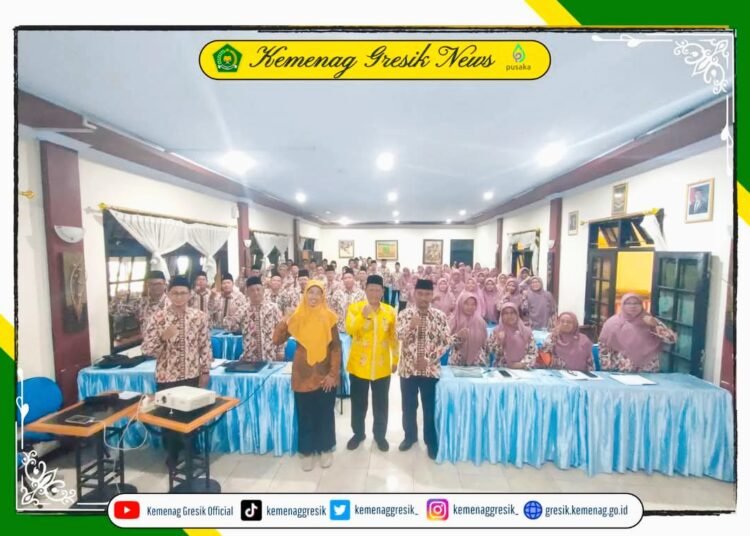 Kepala Kemenag Tekankan Pembelajaran Mindful, Joyful, dan Meaningful saat Workshop Deep Learning MTsN Gresik