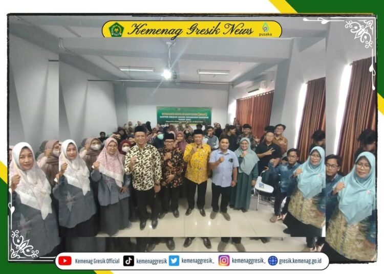 Gelar Bimbingan Remaja Usia Nikah (BRUN), Kepala Kemenag Gresik Bekali Mahasiswa Kesiapan Berumah Tangga