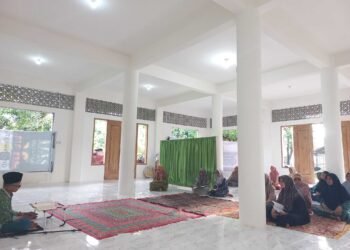 Awali Puasa Ramadan, Majelis Taklim KH Ahmad Zaini Rosyid Tebuwung Gelar Ngaji Kitab Al Hadits Arbain Nawawi
