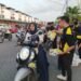 Ada Apa di PPS Gresik? Ternyata Bagi-bagi Takjil Resik Rek Laundry & Home Cleaning