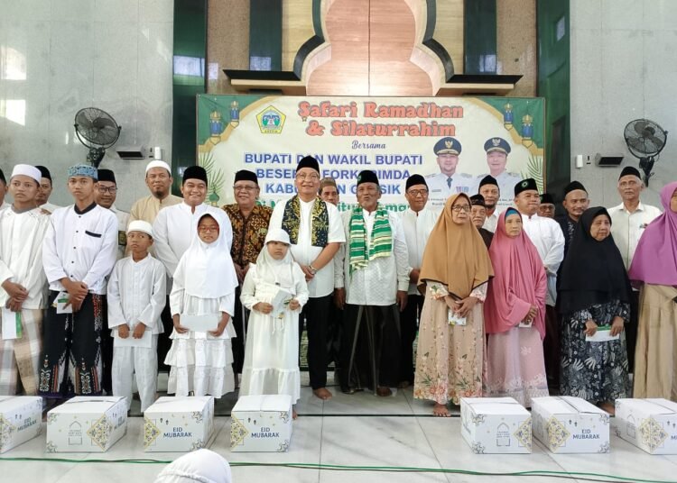Ratusan Anak Yatim dan Dhuafa Desa Betoyoguci Manyar Bergelimang Bahagia Dapat Santunan dari Freeport dan Pemkab Gresik