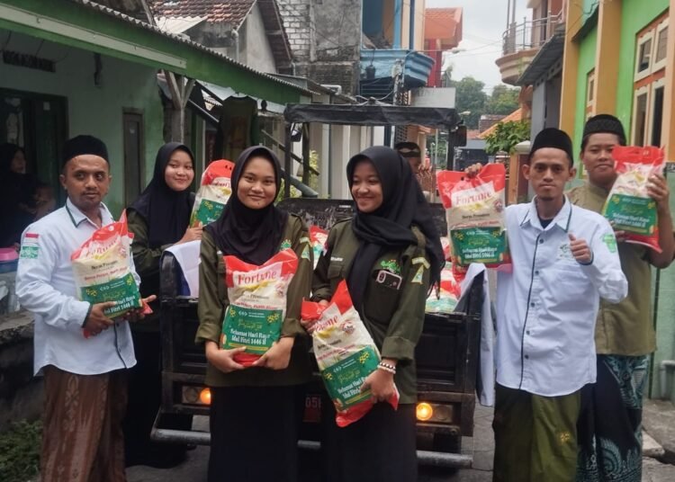 Srikandi Lazisnu Sembungan Kidul Dukun Istiqomah Berbagi Sembako di Momen Ramadan