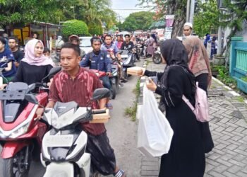 Mantap !! Operator Madrasah Kecamatan Dukun Kompak Guyub Rukun Bagikan Takjil dan Santuni Anak Yatim di Momen Ramadan