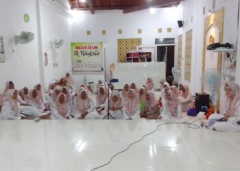 Majelis Taklim Al Kautsar Lowayu Dukun Gelar Pengajian Ramadan Hadirkan KH Ahmad Niam Karimi