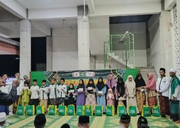 Di Pengujung Ramadan, PRNU Petiyintunggal Dukun Bersama Lazisnu Gelar Santunan Anak Yatim, Fakir Miskin, dan Dhuafa