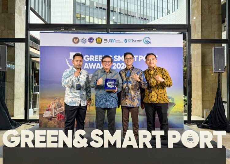 Mantap !! Optimalkan Pelabuhan Hijau, Petrokimia Gresik Wujudkan Logistik Pupuk Efisien untuk Swasembada Pangan Indonesia