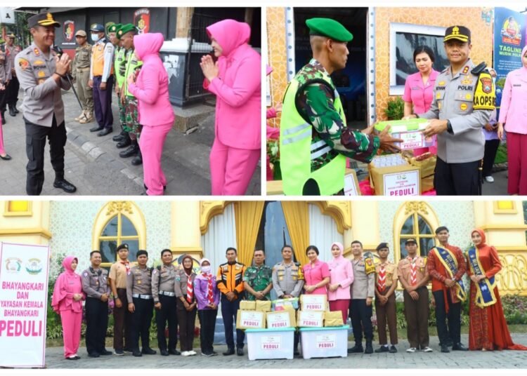 Kunjungi Pos Pengamanan dan Pelayanan Lebaran, Kapolres Gresik bersama Ketua Bhayangkari Berikan Bantuan Logistik 12 Kontainer Makanan