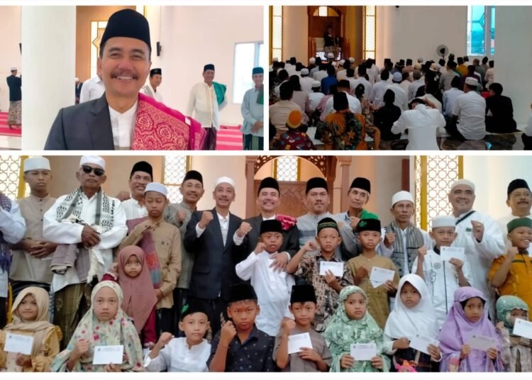 Istimewa !! Kadispendik Gresik Kembali Emban Amanah sebagai Imam dan Khotib Sholat Idul Fitri di Masjid KH Robbach Ma’sum
