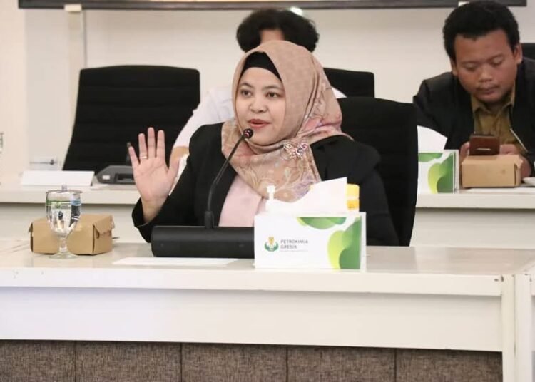 Buntut Kecelakaan Kereta Api, Anggota DPRD Gresik Ricke Mayumi Desak Perusahaan Sekitar Bangun Pos Jaga Lewat Dana CSR