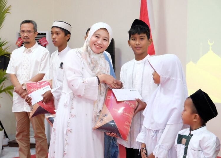 SIG Berbagi Bahagia di Momen Idul Fitri, Gelontor Bingkisan Lebaran, THR Guru TPQ hingga Santunan Anak Yatim dan Bantuan Masjid