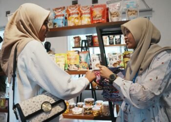 Tingkatkan Daya Saing, Rumah BUMN SIG Dukung Pemasaran Hasil Produksi UMKM Rembang Selama Ramadan 2025