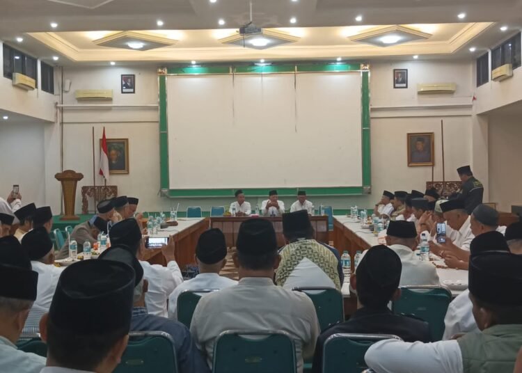 Di Hadapan Para Pengurus IKAPEETE Se-Dunia, Gus Kikin Tegaskan Alumni Tebuireng Harus Kompak