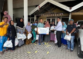 Joosss !! BRI Gresik Bekerjasama dengan Anggota DPR RI Komisi XI Salurkan 2.000 Paket Sembako untuk Warga Manyar