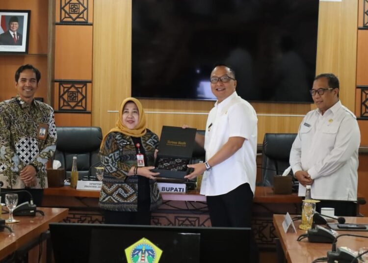 Surga Investasi !! Plt. Bupati Gresik dr. H. Asluchul Alif Sambut Hangat Kunjungan DPMPTSP dan Bank Indonesia Jatim