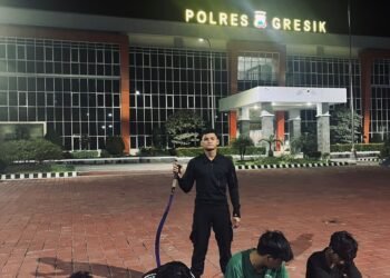 Geng Remaja Bawa Sebilah Clurit Panjang Hendak Tawuran Berhasil Digagalkan Tim Raimas Kalamunyeng Polres Gresik