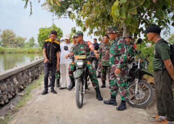 Tingkatkan Infrastruktur Desa, Dandim 0817/Gresik Tinjau Pembangunan TPT dan Drainase di Lokasi TMMD ke-124
