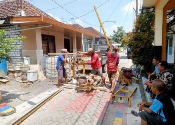 Penuh Manfaat !! Pemdes Bunderan Sidayu Tambah Sumur Resapan Baru Ikhtiar Tanggulangi Banjir
