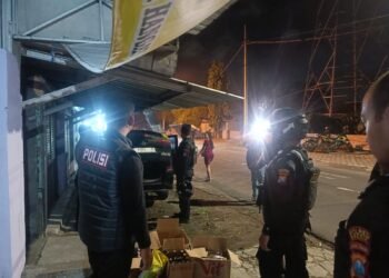 Jangan Ada Lagi Miras di Kota Santri !! Polres Gresik Sapu Bersih Warung Jualan Minuman Keras di Kebomas