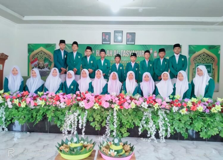 MI Miftahul Ulum Bulangan Dukun Penuh Syukur Gelar Haflah Al Tasyakur Kelulusan Kelas 6 Tahun Ajaran 2024-2025