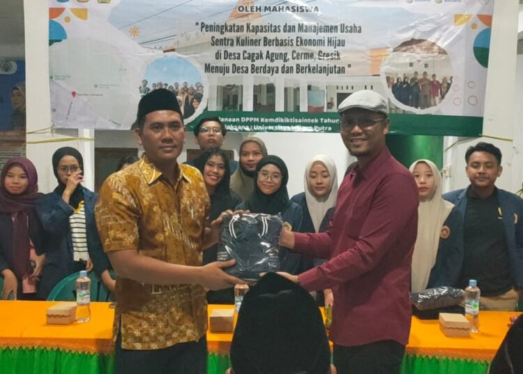 Pemdes Cagakagung Cerme Ketiban Berkah 9 Unit Kontainer Foodcourt dari Mahasiswa KKN