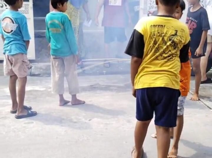 Tak Hanya Bangun TPT, Pemdes Karangrejo Manyar juga Fogging Gratis 1.009 Rumah Warga Tangkal DBD