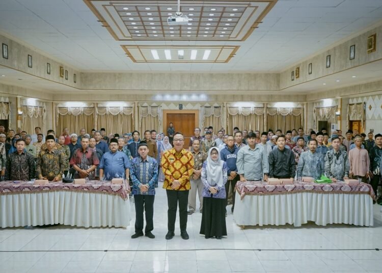 Wabup Gresik Tegaskan Penerima Hibah Tempat Ibadah dan Lembaga Keagamaan Harus Tepat Sasaran !!