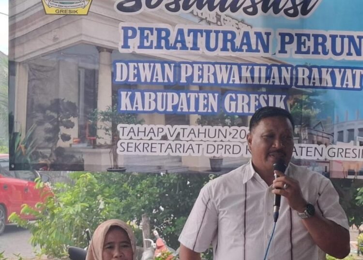 Gelar Sosperda, Wakil Ketua DPRD Gresik H Mujid Riduan, SH Ajak Masyarakat Proaktif Jalin Komunikasi dan Silaturahmi
