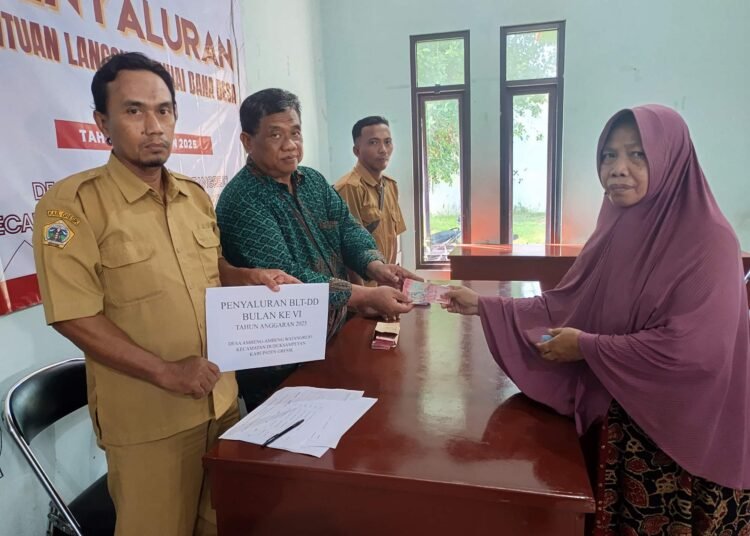 Alhamdulillah, Tunai Cair Rp300 Ribu BLT DD dari Pemdes Ambeng-Ambeng Duduksampeyan, Warga pun Sumringah Berbalut Rasa Syukur
