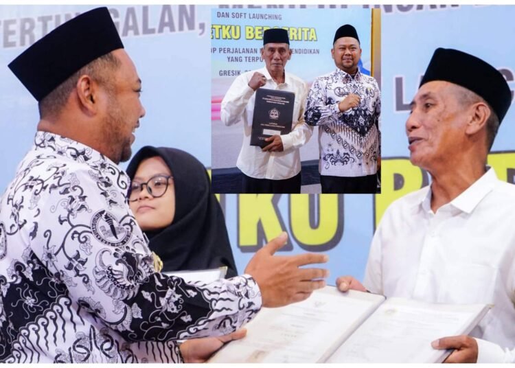 Kades di Gresik ini Tak Malu Lulus Kejar Paket C Setara SMA di Usia 57 Tahun, Bupati Gus Yani Berikan Apresiasi