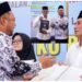 Kades di Gresik ini Tak Malu Lulus Kejar Paket C Setara SMA di Usia 57 Tahun, Bupati Gus Yani Berikan Apresiasi