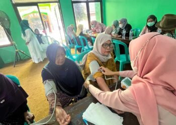 Barokallah, UPZ Masjid Nurul Huda Lowayu Gelar Pengobatan Gratis Bareng Klinik Annahdlah MWCNU Dukun