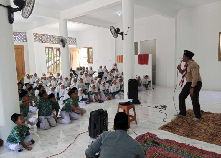 Semangat Tahun Ajaran Baru, Stop Bullying Bersama Anak-anak Hebat MI Alkarimi Gresik