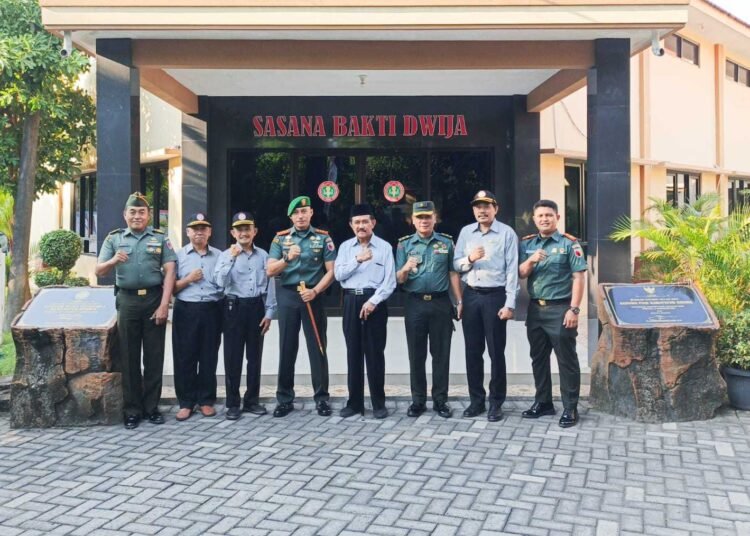Sinergitas TNI dan SMK PGRI 1 Gresik, Dandim Tekankan Pentingnya Pembinaan Karakter Sejak Dini