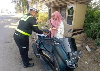 Tidak Pakai Helm, 2.126 Pengendara di Gresik Kena Tilang Saat Polisi Gelar Operasi