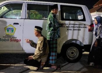 Diiringi Lantunan Sholawat, Mobil Siaga Pemdes Jombangdelik Balongpanggang Siap Melayani Masyarakat