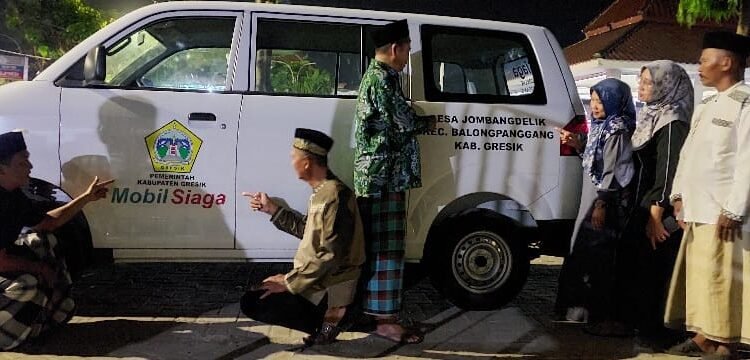 Diiringi Lantunan Sholawat, Mobil Siaga Pemdes Jombangdelik Balongpanggang Siap Melayani Masyarakat
