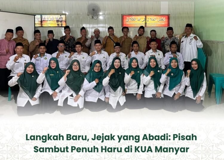 Suasana Haru Berbalut Rasa Syukur Selimuti Pisah Sambut di KUA Kecamatan Manyar