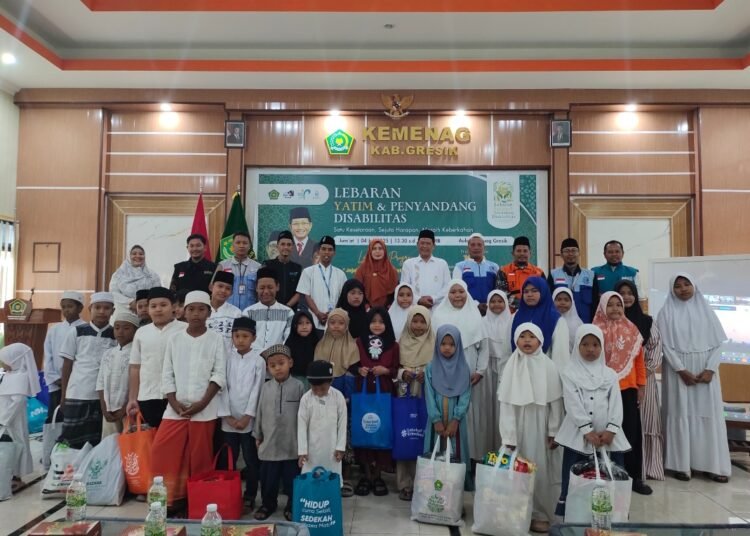 Peaceful Muharram, Kemenag Gresik Santuni 1000 Anak Yatim dan Difabel sekaligus Launching Program “Jejak Keabadian Zakat dan Wakaf”