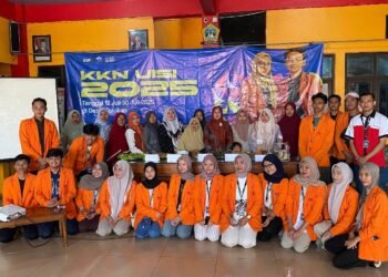 Bersama Mahasiswa KKN UISI, Pemdes Golokan Sidayu Ajak Warga Olah Bandeng Bernilai Jual Tinggi