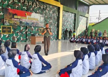 Penuh Semangat !! Dandim Berikan Suntikan Motivasi kepada Pasukan Paskibraka Kabupaten Gresik