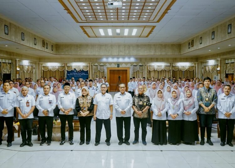 Bikin Haru !! Pemkab Gresik Berikan Pembekalan bagi PNS Jelang Purna Tugas