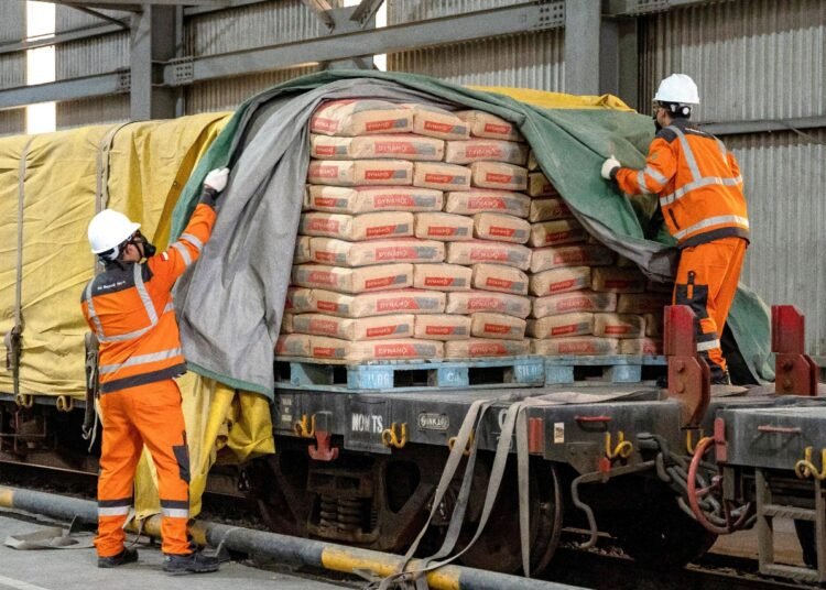 Kado HUT RI !! SIG Masuk Daftar 100 Perusahaan Terbesar Versi Fortune Indonesia 2025